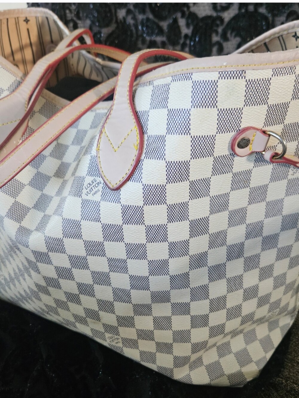 LOUIS VUITTON NEVERFULL Tote Bag. Grey & White Louis Vuitton Handbag